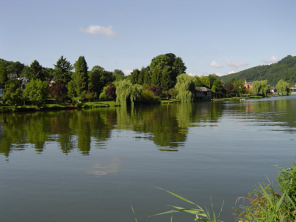 Wallpapers Nature Rivers - Torrents La Meuse entre Dinant et Givet