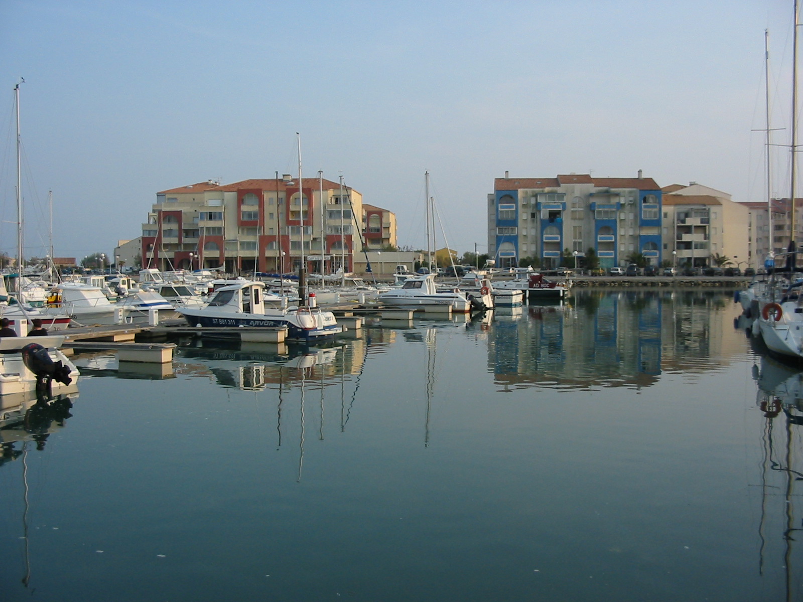 Fonds d'cran Voyages : Europe France > Languedoc-Roussillon le port de Frontignan 2