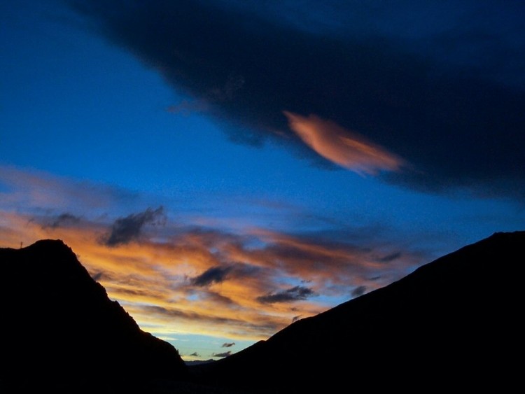 Fonds d'cran Nature Couchers et levers de Soleil Valley Sunset