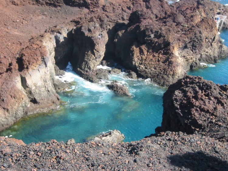 Fonds d'cran Voyages : Afrique Les Canaries Eaux turquoises et roches brles