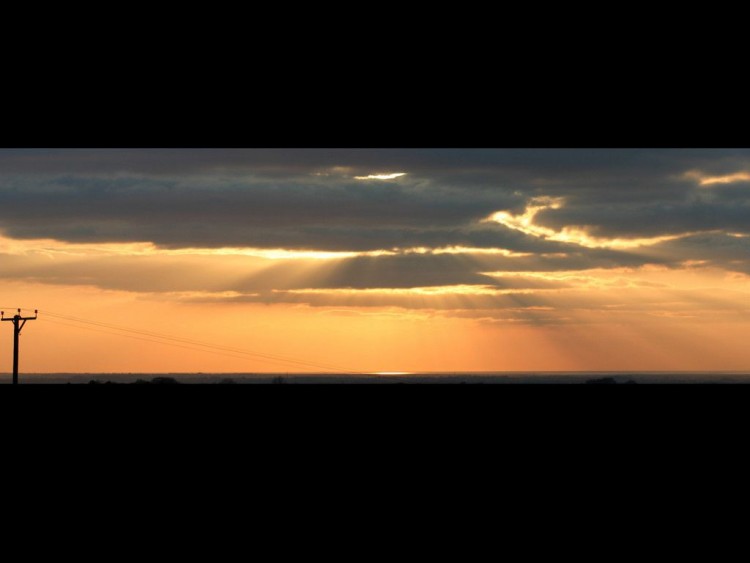 Fonds d'cran Nature Couchers et levers de Soleil A shower of light