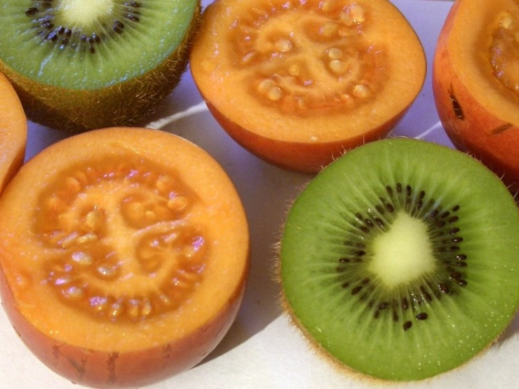 Fonds d'cran Nature Fruits Tomate de Arbol con Kiwi