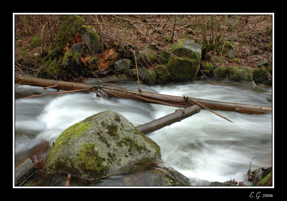 Fonds d'cran Nature Eau Torrent