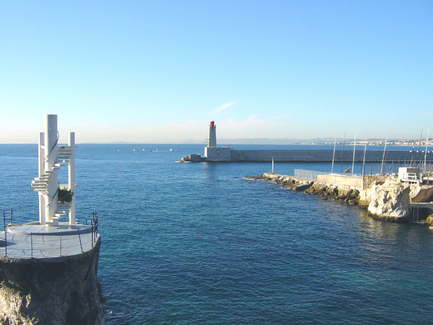 Fonds d'cran Voyages : Europe France > Provence-Alpes-Cte d'Azur la reserve la tour rouge