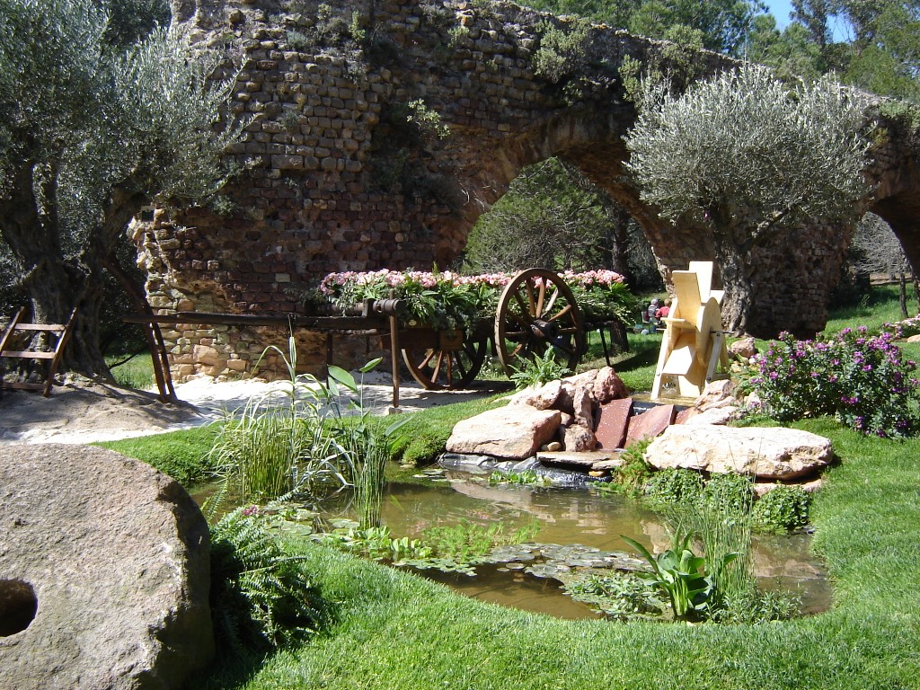 Fonds d'cran Nature Parcs - Jardins le calme du jardin