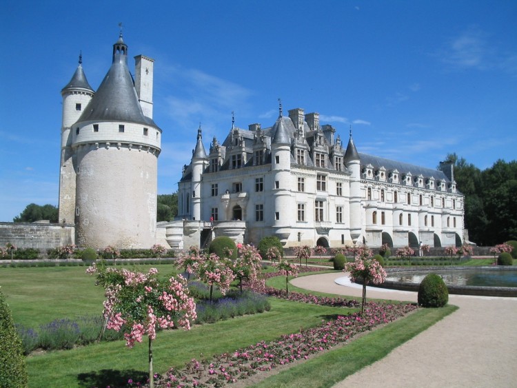 Fonds d'cran Constructions et architecture Chteaux - Palais Chenonceau, cot terre