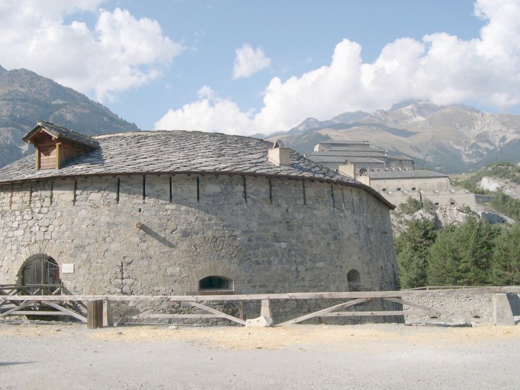 Fonds d'cran Voyages : Europe France > Rhne-Alpes Fort de l'Esseillon (environs de Modane)