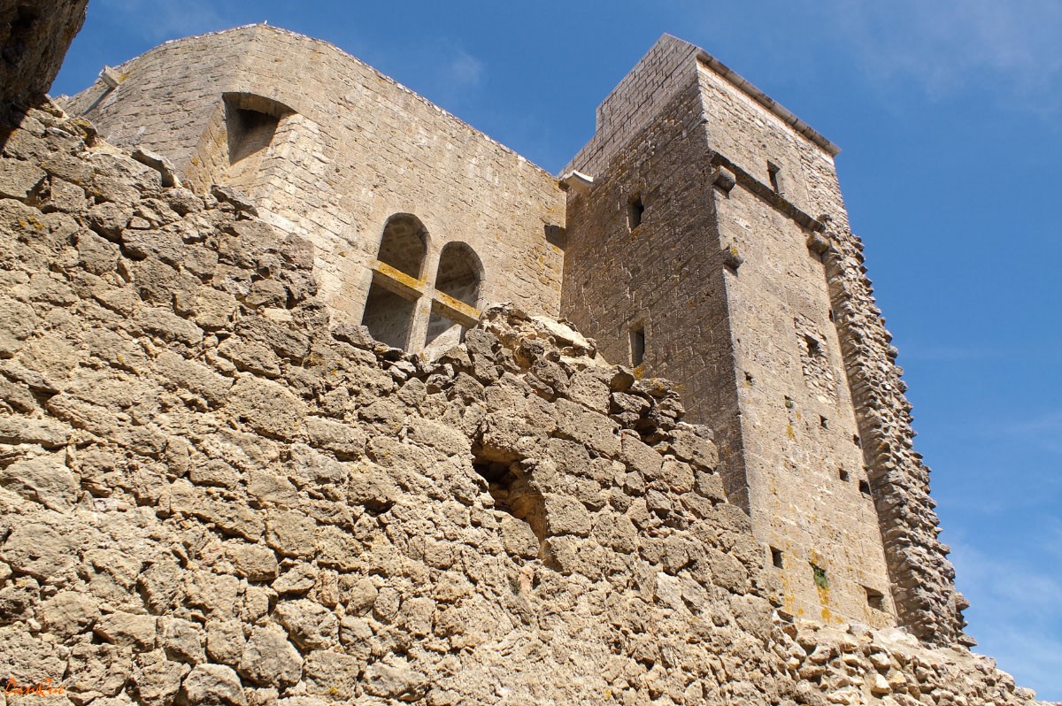 Fonds d'cran Constructions et architecture Chteaux - Palais Corbires