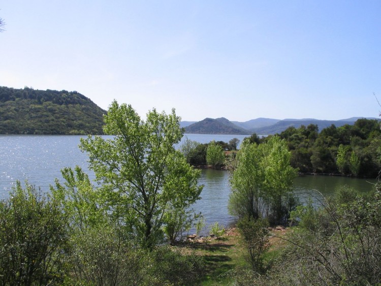 Fonds d'cran Nature Lacs - Etangs le lac du salagou encore,