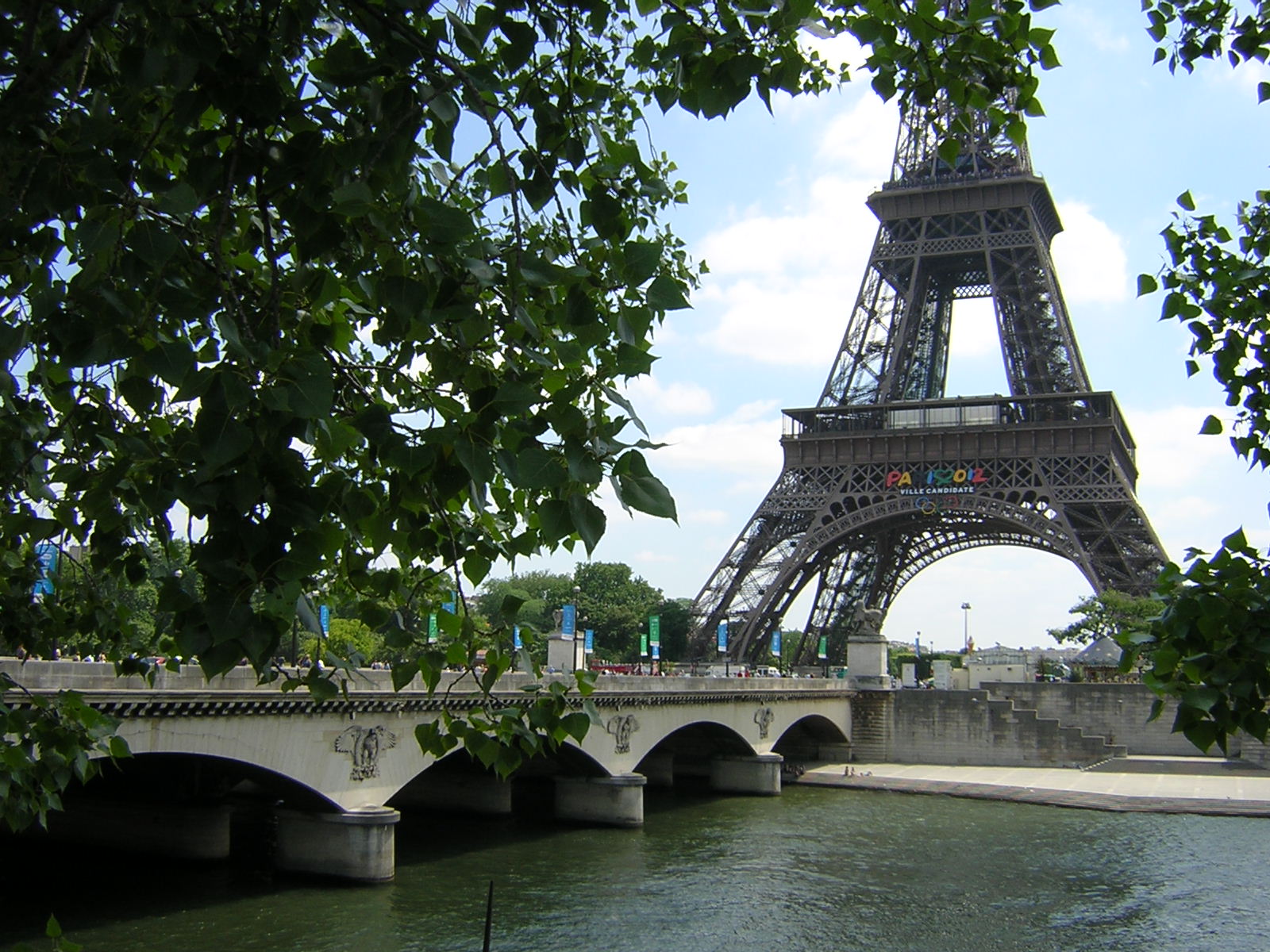 Fonds d'cran Constructions et architecture Statues - Monuments La Tour Eiffel