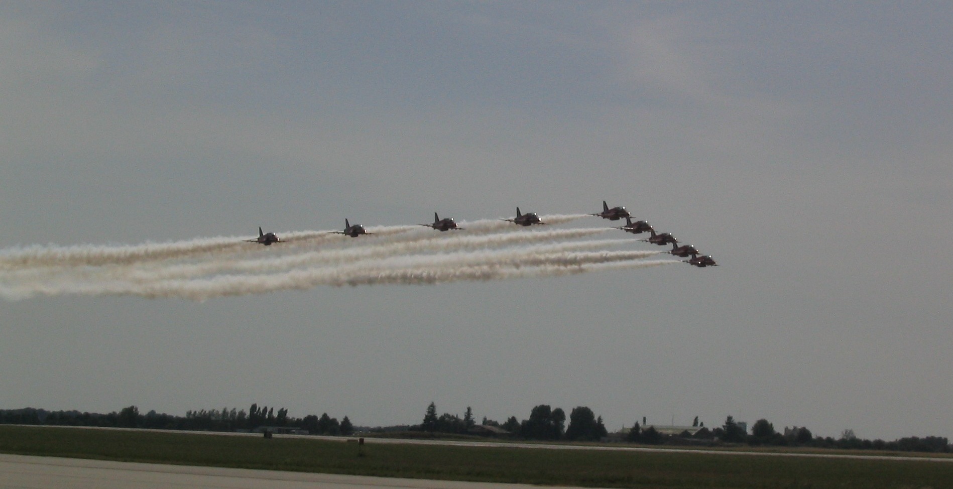 Wallpapers Planes Airshows attention ils arrivent...