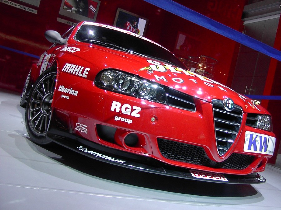 Fonds d'cran Voitures Alfa Romo De quoi voir rouge...