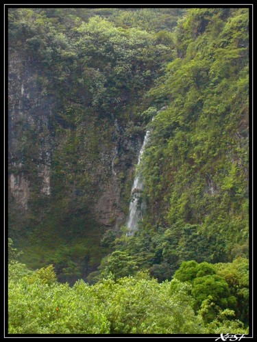 Fonds d'cran Voyages : Ocanie Tahiti CASCADE