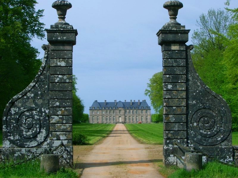 Fonds d'cran Constructions et architecture Chteaux - Palais chateau de st pierre eglise