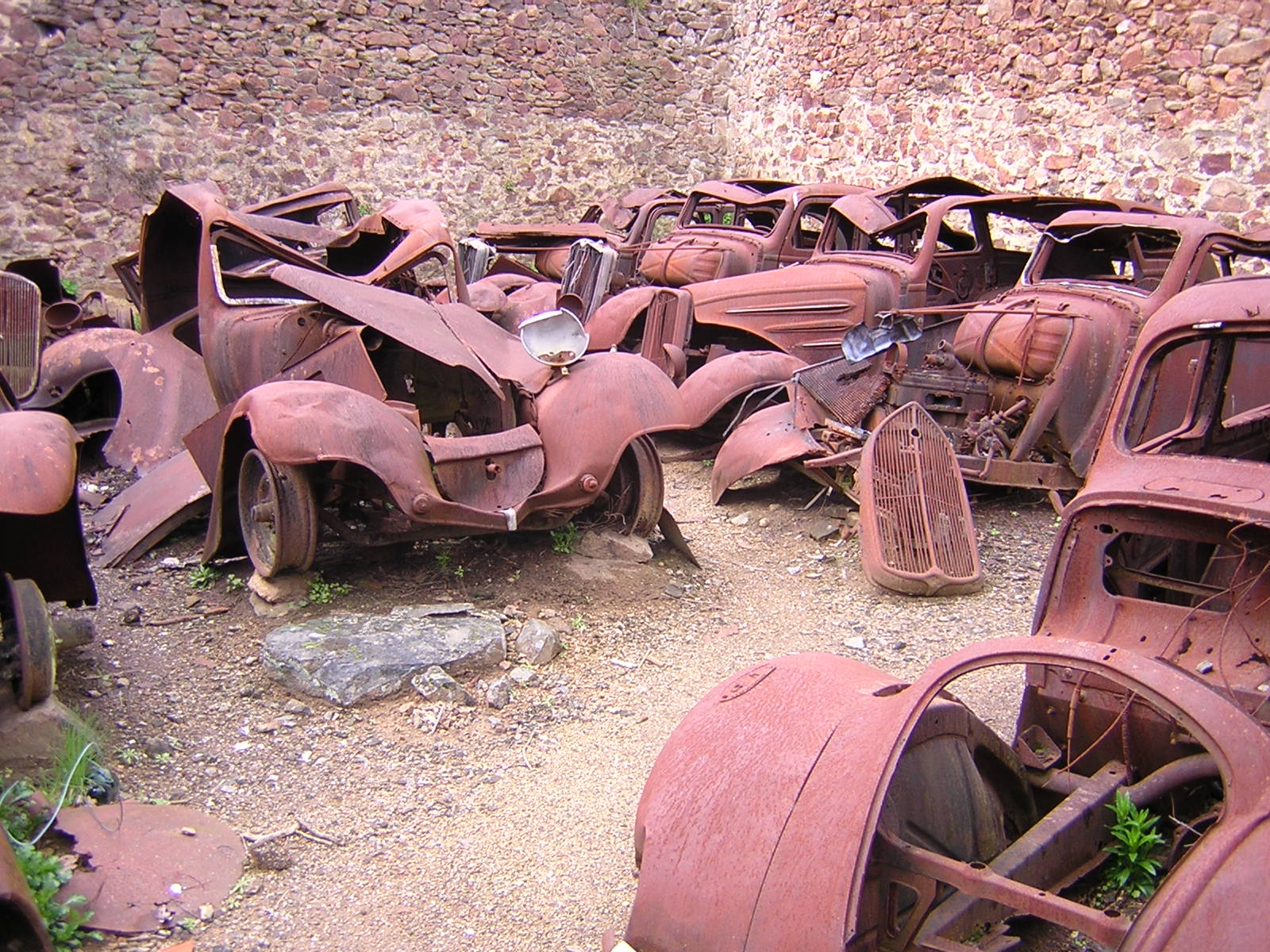 Wallpapers Constructions and architecture Ruins 10 JUIN 1940 le martyre d'ORADOUR-SUR-GLANE