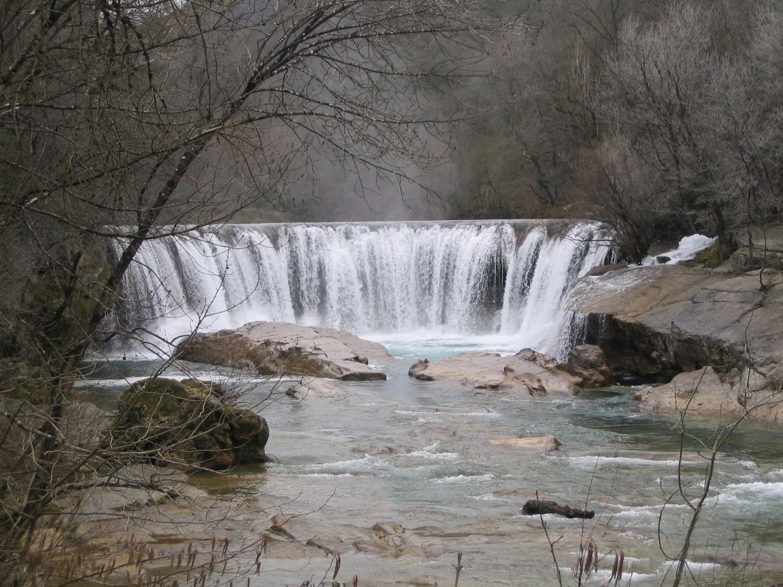 Fonds d'cran Nature Cascades - Chutes LA CASCADE DE ST LAURENT LE MINNIER