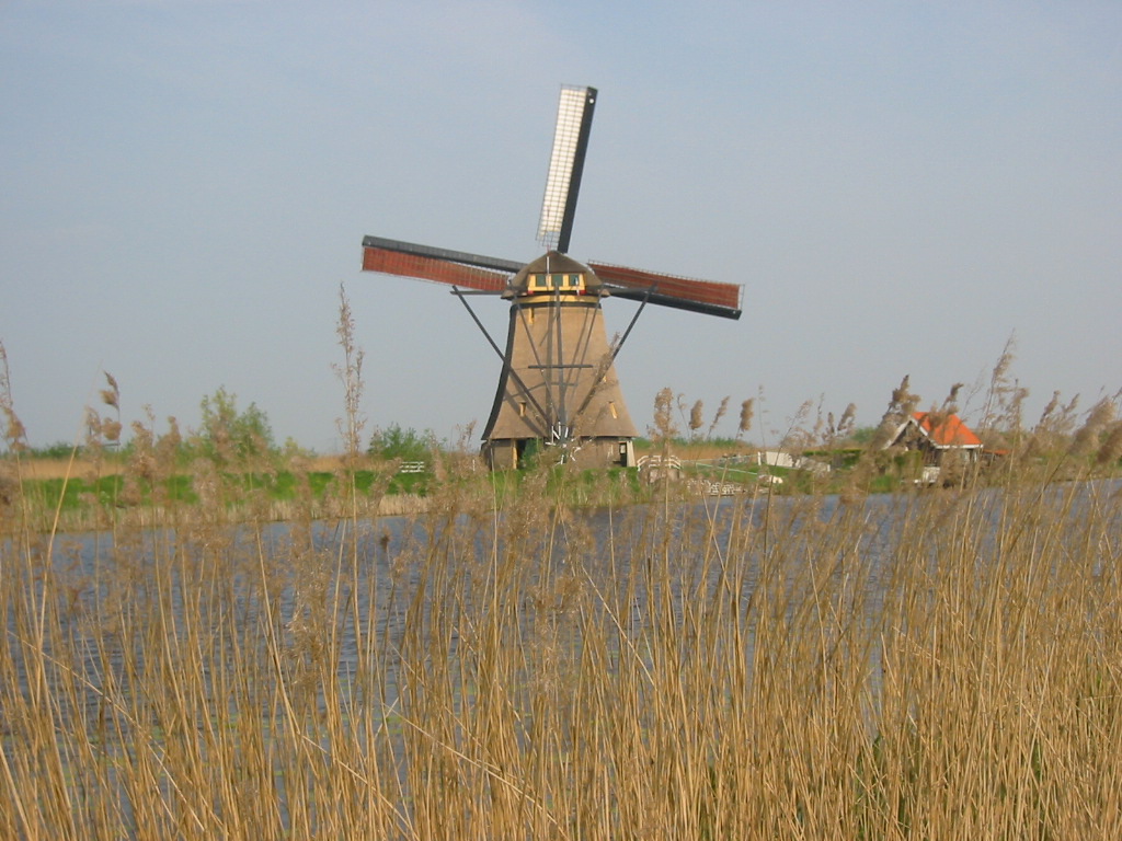 Fonds d'cran Constructions et architecture Moulins - Eoliennes Moulin  Kinderdjik (Hollande) (2)