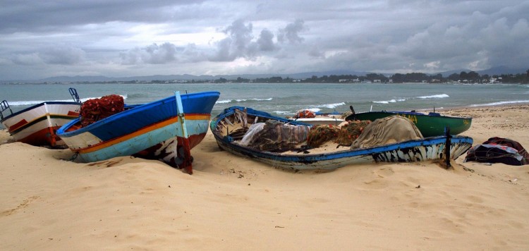 Fonds d'cran Nature Mers - Ocans - Plages L'homme et la mer