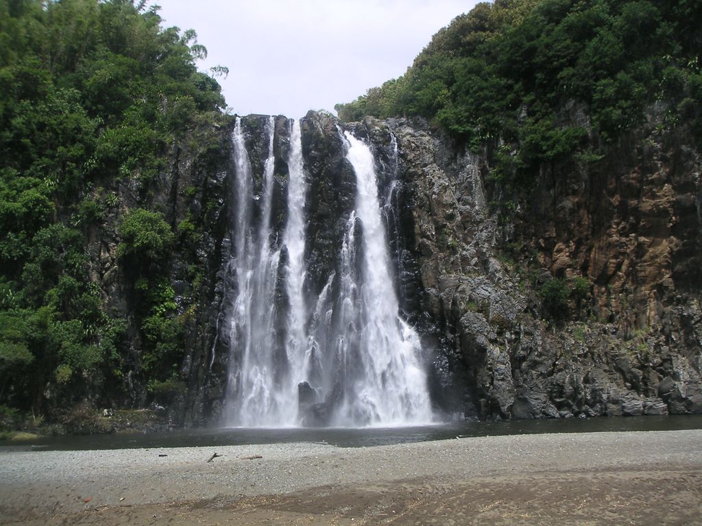 Wallpapers Nature Waterfalls Magnifique cascade  la Runion