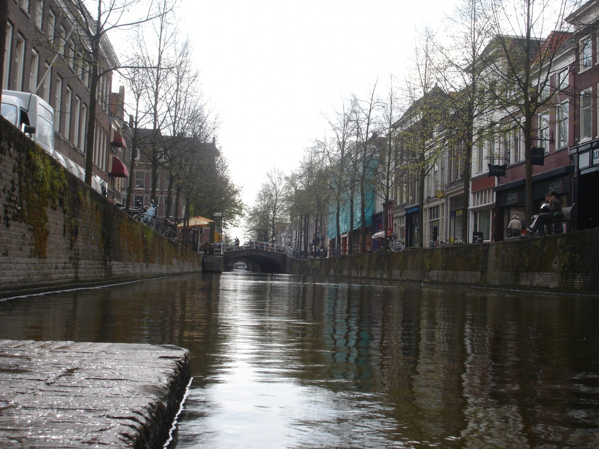 Fonds d'cran Voyages : Europe Pays-Bas Canal  Delft