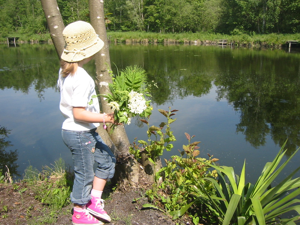 Fonds d'cran Nature Lacs - Etangs Margot au bord de l'eau