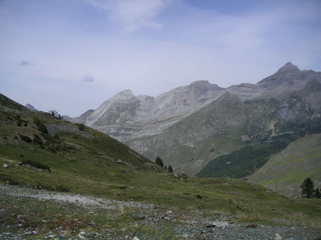 Fonds d'cran Nature Montagnes Montagne du lac d'Artouste