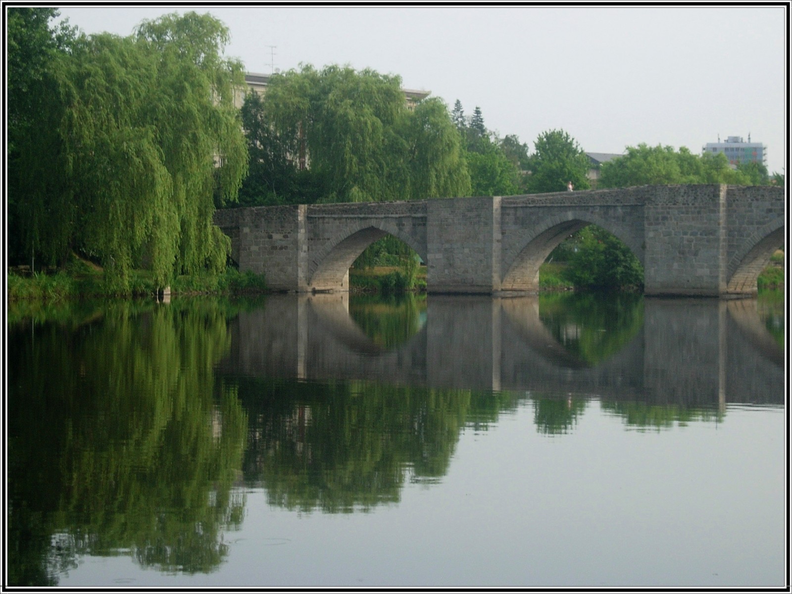 Fonds d'cran Nature Fleuves - Rivires - Torrents Pont St Etienne