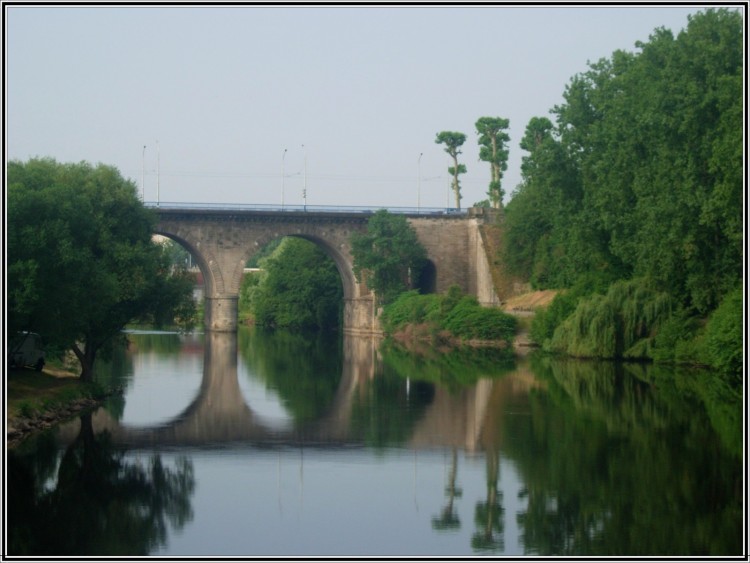 Fonds d'cran Nature Fleuves - Rivires - Torrents Pont neuf,sur la Vienne