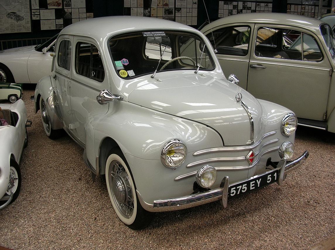 Fonds d'cran Voitures Voitures de collection Renault 4 CV