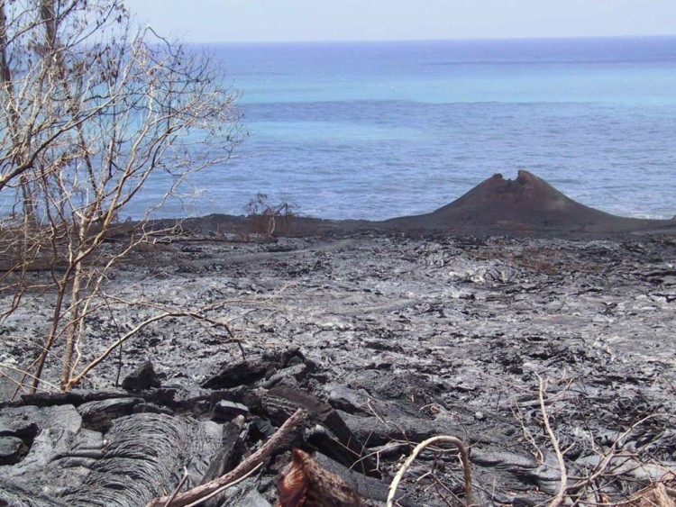 Fonds d'cran Voyages : Afrique La Runion Cratre sur bord de mer