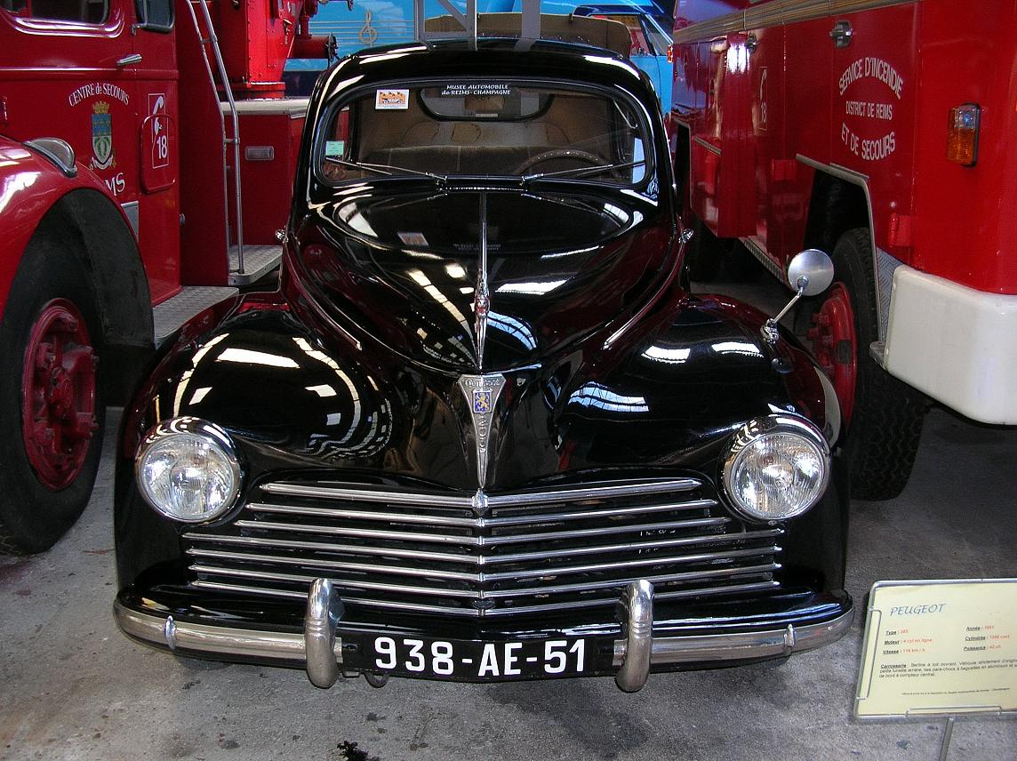 Fonds d'cran Voitures Voitures de collection Peugeot 203