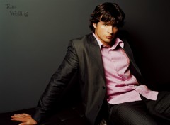 Fonds d'cran Clbrits Homme Tom Welling pink