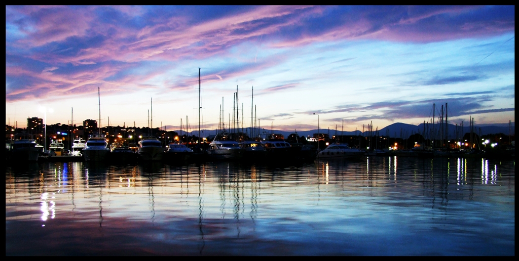 Wallpapers Trips : Europ France > Provence-Alpes-Cte d'Azur Antibes et son couch de soleil