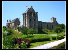 Fonds d'cran Constructions et architecture le chateau de saint sauveur le vicomte