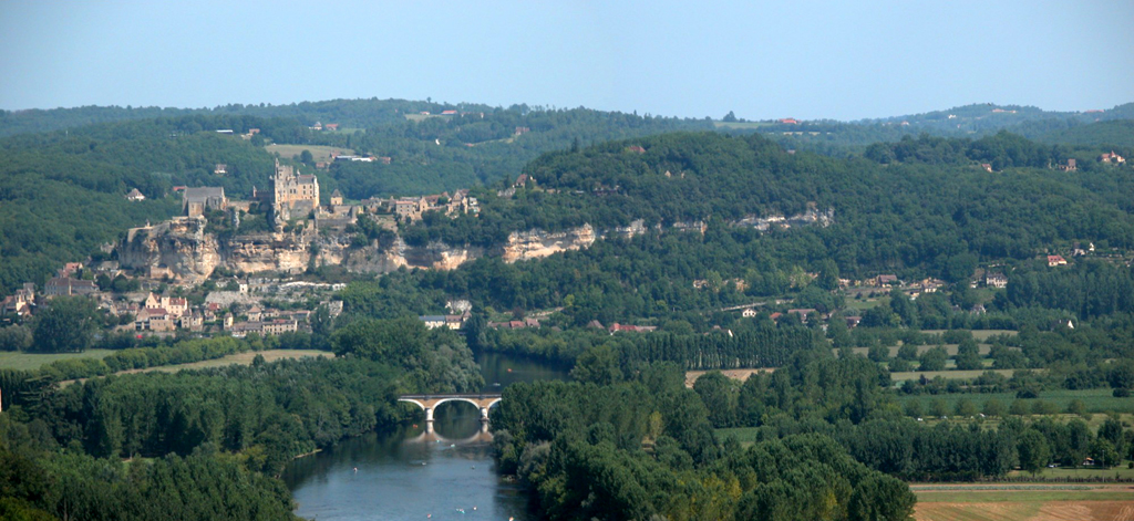 Fonds d'cran Constructions et architecture Chteaux - Palais Beynac vu de Castelnaud