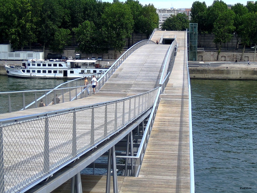 Fonds d'cran Constructions et architecture Ponts - Aqueducs PASSERELLE SIMONE DE BEAUVOIR (niveau haut)