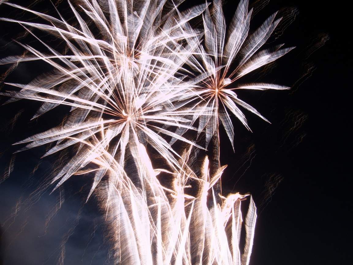 Fonds d'cran Hommes - Evnements Feux d'Artifice 14 juillet 2006  Lille