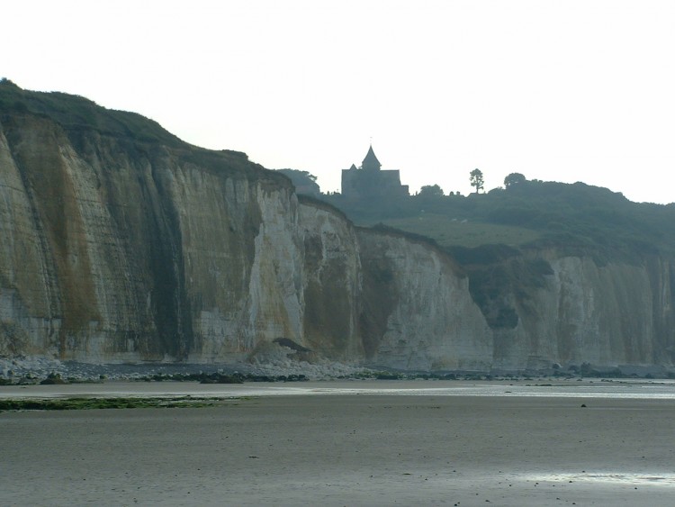 Fonds d'cran Nature Mers - Ocans - Plages L'glise de Varengeville (76)