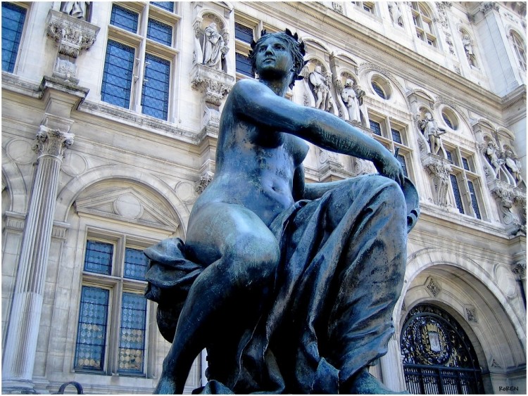 Fonds d'cran Constructions et architecture Statues - Monuments STATUE 2 (MAIRIE de PARIS)