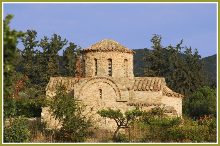 Wallpapers Constructions and architecture Religious Buildings chapelle ( epoque bizantine) ile de crete!!