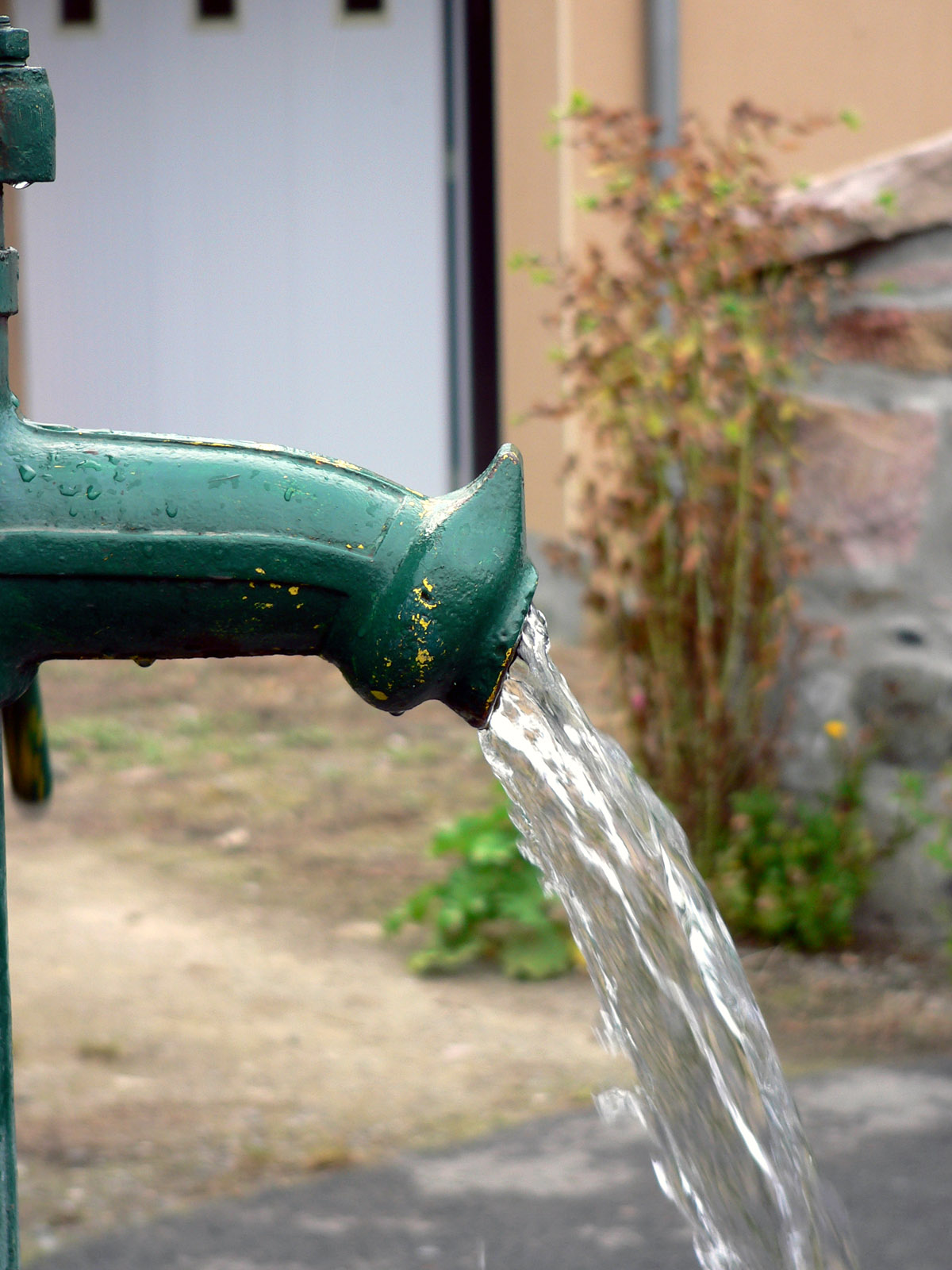 Fonds d'cran Objets Divers l'eau c'est trop fort