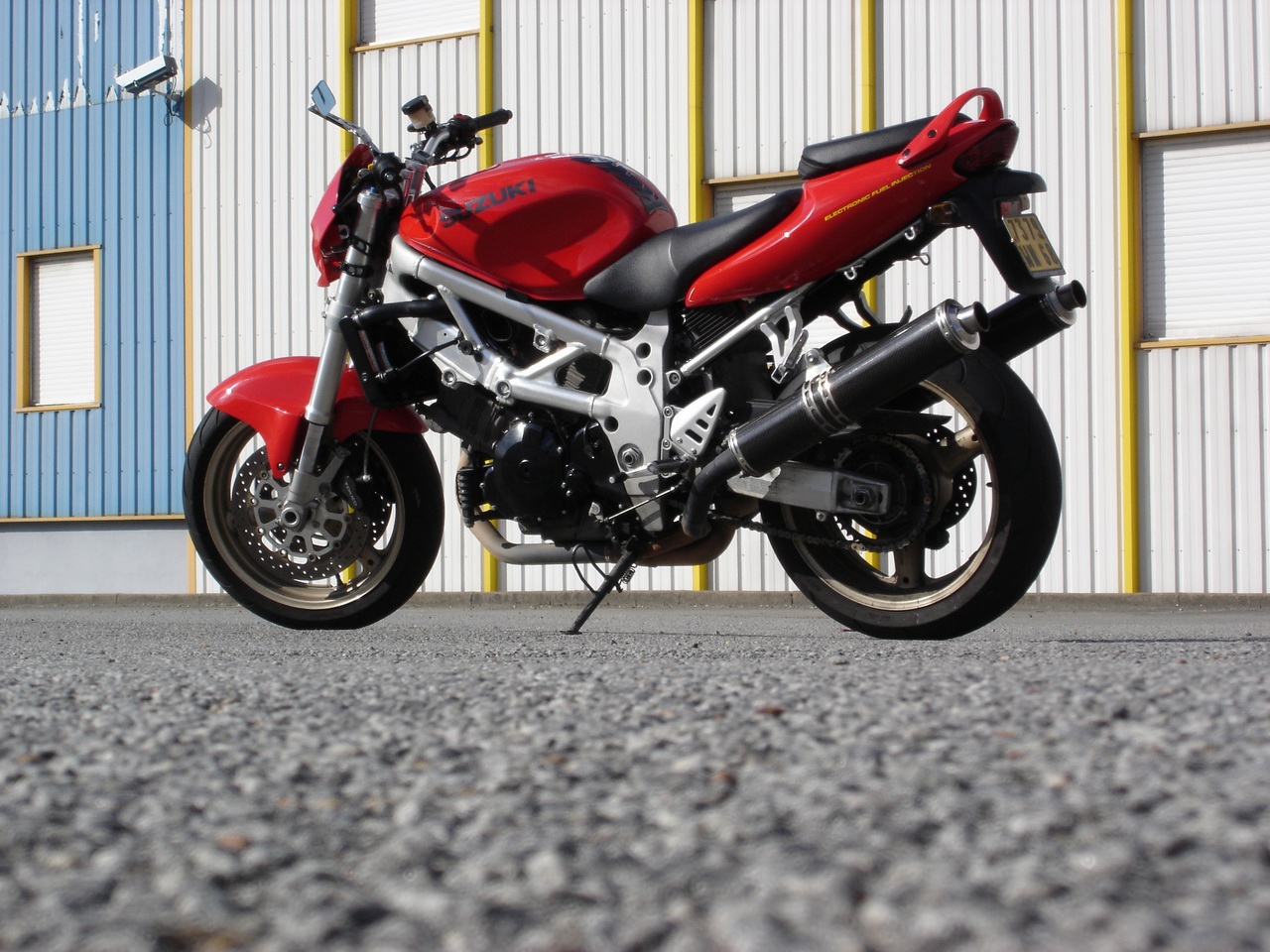 Fonds d'cran Motos Suzuki TL 1000S Streetbike