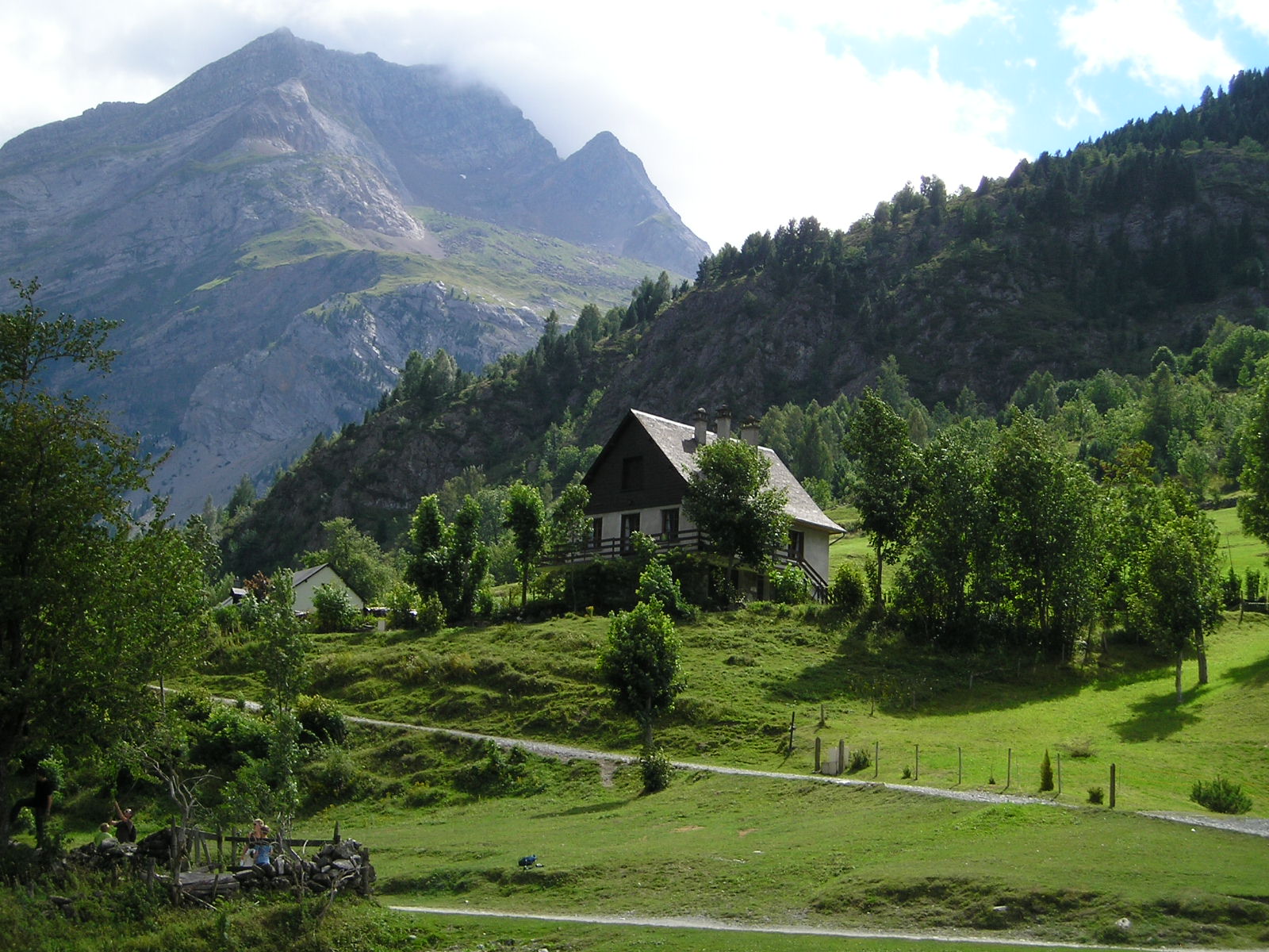 Fonds d'cran Nature Montagnes pyrenees