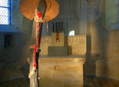 Fonds d'cran Objets A l'glise romane du Mt St Martin