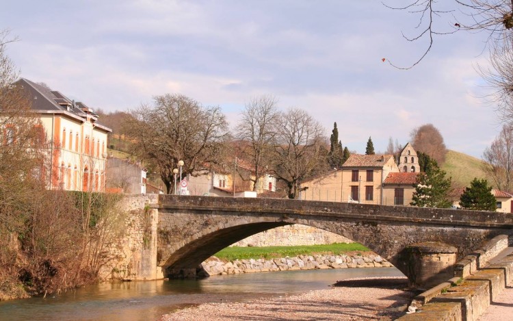 Fonds d'cran Constructions et architecture Ponts - Aqueducs Sabarat, son pont & sa mairie