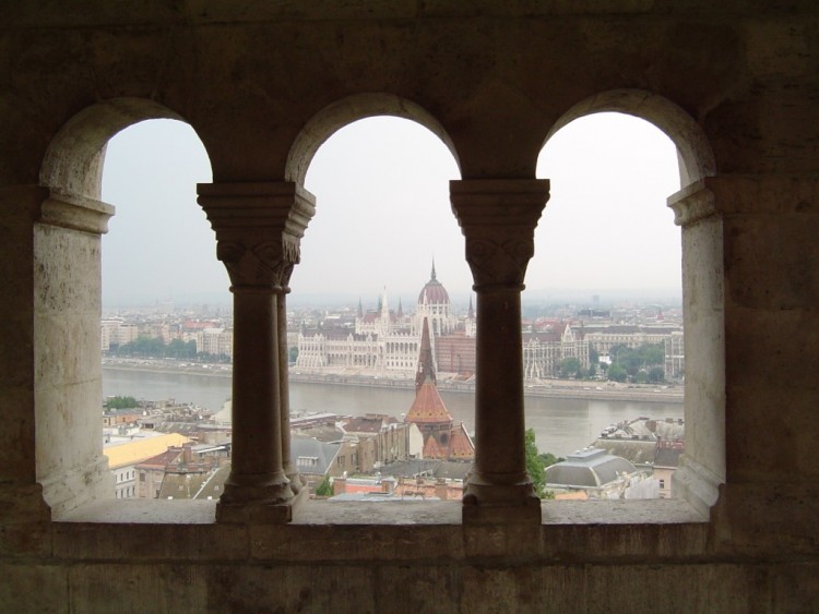 Fonds d'cran Voyages : Europe Hongrie Budapest, vue sur le Parlement