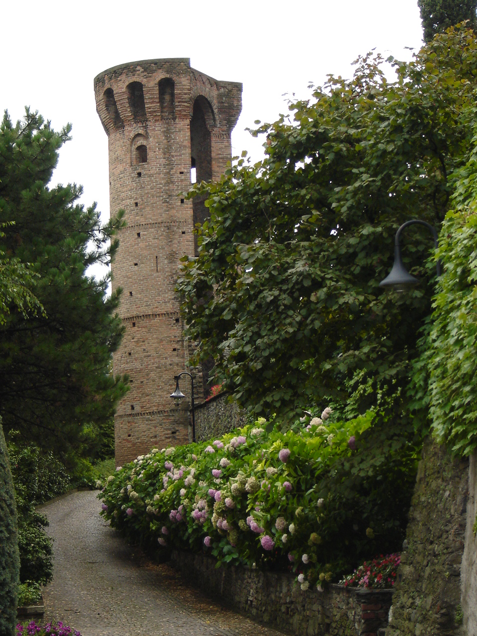 Fonds d'cran Voyages : Europe Italie La tour