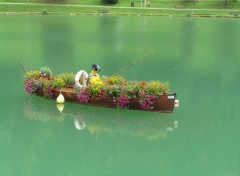 Fonds d'cran Objets bateau sur le lac de Vonnes