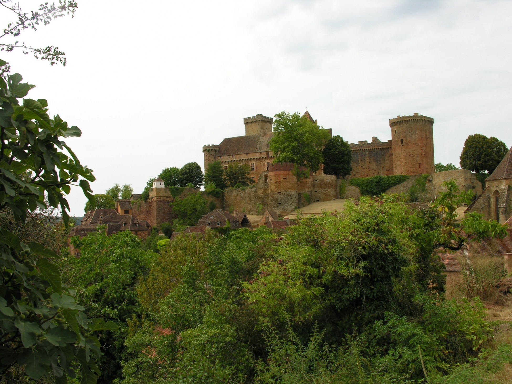 Fonds d'cran Constructions et architecture Chteaux - Palais Bretenoux