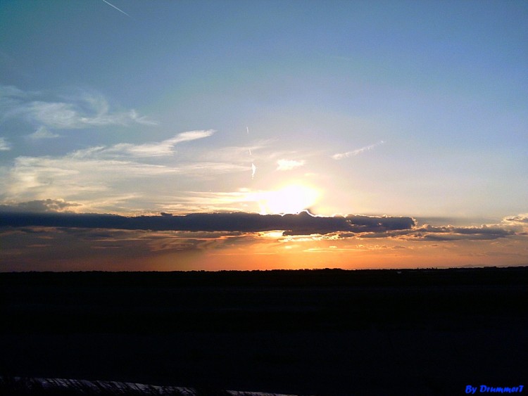 Fonds d'cran Nature Ciel - Nuages Couch de soleil en Camargue